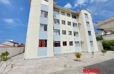 Excelente apartamento 2 dormitório(s) em abraão - florianópolis