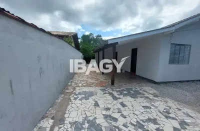 Excelente Casa 3 dormitório(s) em Campeche - Florianópolis