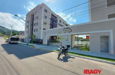 Apartamento com 2 quartos para alugar na Rua Laudeli José Kretzer, 126, Fundos, Biguaçu