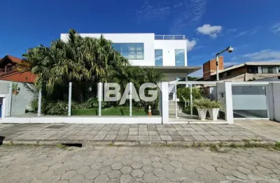 Casa comercial para alugar na Rua Professor Marcos Cardoso Filho, 575, Córrego Grande, Florianópolis