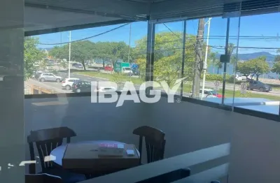 Sala comercial para alugar na Avenida Governador Irineu Bornhausen, 2596, Centro, Florianópolis