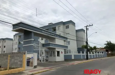 Apartamento com 2 quartos para alugar na Rua Homero de Miranda Gomes, 1197, Fundos, Biguaçu