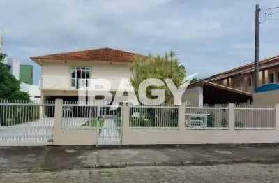 Excelente Casa 5 dormitório(s) em Campeche - FLORIANÓPOLIS