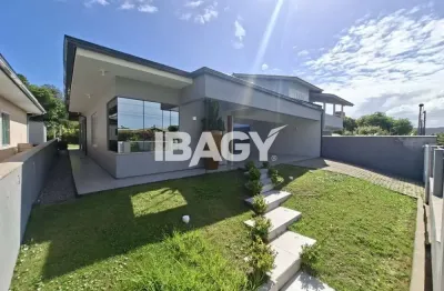 Casa com 3 quartos para alugar na Rua Ipanema, 00, Praia do Sonho, Palhoça