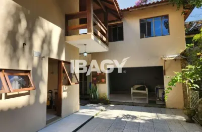 Excelente Casa 6 dormitório(s) em João Paulo - Florianópolis