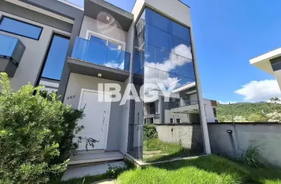 Casa com 3 quartos para alugar na Avenida Deltaville, 150, Beira Rio, Biguaçu