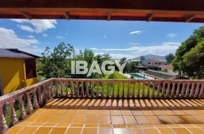 Casa com 3 quartos para alugar na Rua Arcanjo Cândido da Silva, 297, Praia de Fora, Palhoça