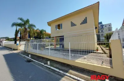 Excelente kitnet 1 dormitório(s) em praia comprida - são josé