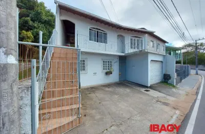 Excelente casa 3 dormitório(s) em ponta de baixo - são josé