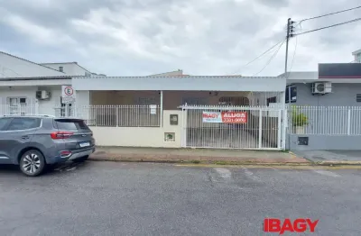 Excelente casa 3 dormitório(s) em barreiros - são josé