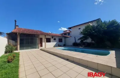 Excelente casa 3 dormitório(s) em ingleses do rio vermelho - florianópolis