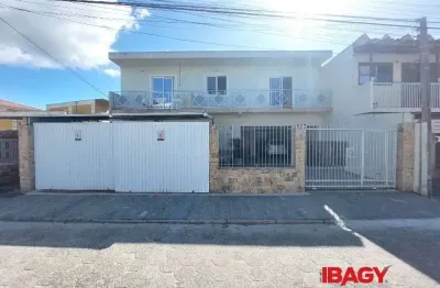 Excelente Apartamento 2 dormitório(s) em Ingleses do Rio Vermelho - Florianópolis