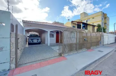 Excelente casa 4 dormitório(s) em distrito industrial - são josé