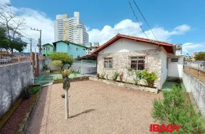 Excelente casa 3 dormitório(s) em capoeiras - florianópolis