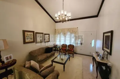 Excelente casa à venda com 4 quartos no bairro estreito em florianópolis