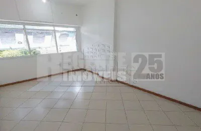 Sala comercial à venda no bairro trindade em florianópolis.