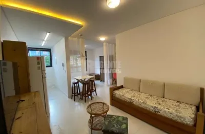 Ótimo studio mobiliado para locação no bairro carvoeira, próximo a ufsc!