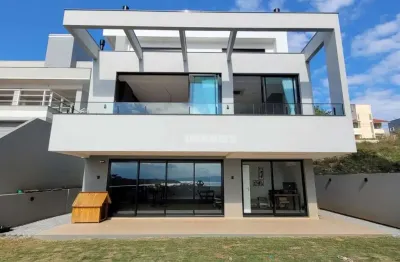 Casa alto padrão com 3 suites no bairro joão paulo florianópolis