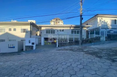 Casa comercial para alugar na Rua Professor Belarmino Corrêa, 181, Trindade, Florianópolis