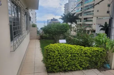 Casa á venda no bairro agronômica em florianópolis.
