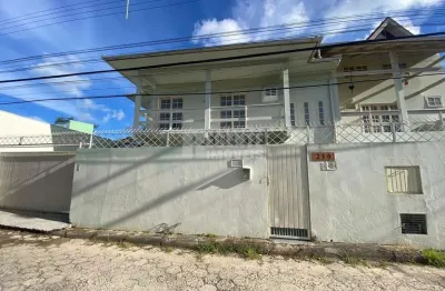 Ótima casa com 4 dormitórios no bairro rio tavares!