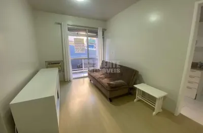 Ótimo apartamento de 1 dormitório no bairro carvoeira, perto da ufsc!