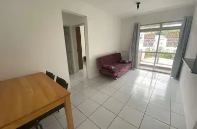 Ótimo apartamento de 1 dormitório no bairro carvoeira, perto da ufsc!