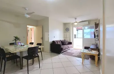Apartamento com 3 dormitórios sendo 1 suíte no bairro trindade em florianópolis.