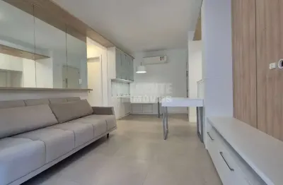Apartamento com 2 suítes para venda no bairro trindade em florianópolis.
