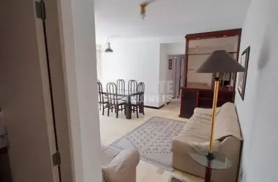 Apartamento com 3 quartos sendo 1 suíte no bairro trindade em florianópolis.