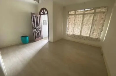 Ótima casa de 4 dormitórios para locação no bairro Trindade!