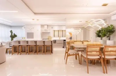 Apartamento com 4 quartos à venda na Rua 207, 27, Meia Praia, Itapema