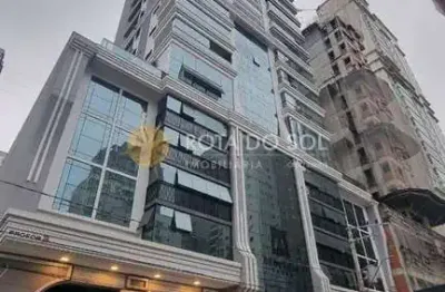 Residencial brooklyn tower apartamento 4 suítes em meia praia itapema/sc