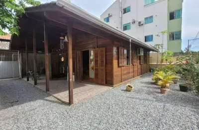 Casa com 2 quartos à venda na Rua 296, 731, Meia Praia, Itapema