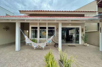 Casa com 3 quartos à venda na Rua Luís Walendowsky, 745, Balneário Perequê, Porto Belo