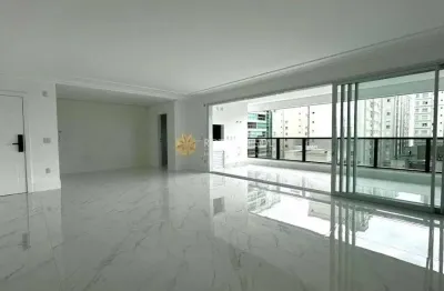 Residencial noah apartamento diferenciado 4 suítes e 5 vagas em meia praia itapema sc