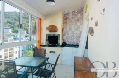 Cobertura duplex alto padrão com piscina privativa.