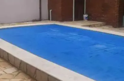 Casa térrea com 3 dormitórios no centro mais edícula