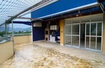 Cobertura duplex com 3 dormitórios e área privativa no pereque-açú.