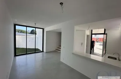 Sobrado novo dentro de condominio com 3 dormitórios no itaguá.