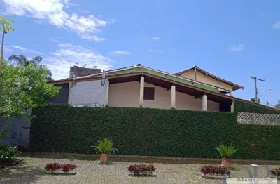 Casa térrea mobiliada com 2 dormitórios no pereque-açú.