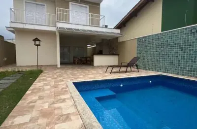 Sobrado com 4 dormitórios apenas 150 metros do mar na praia do pereque-açú