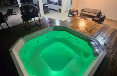 Cobertura com 3 suítes mais piscina privativa no itaguá.