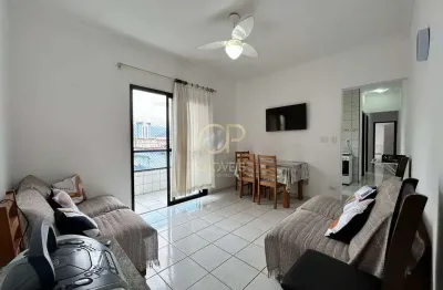 Apartamento com 2 dormitórios a 400 metros da praia no caiçara.