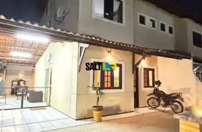 Casa duplex em condomínio à venda, com área construída de 110,00, no passaré