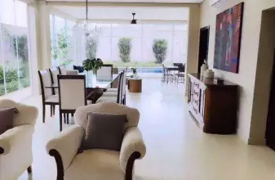 Luxuosa casa em condominio fechado: 4 suites, aquecedor solar e energia fotovoltaica
