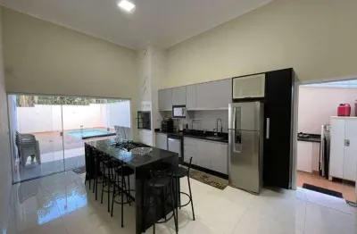 Encantadora casa a venda: conforto e elegancia em condominio fechado com 3 quartos