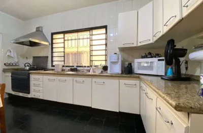 Sobrado com 4 dormitorios a venda, 300 m2 por r$ 1.000.000,00 - icaray - aracatuba/sp