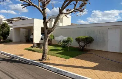 Casa de luxo com piscina em condominio exclusivo em aracatuba