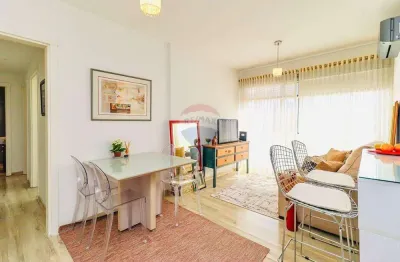 Apartamento totalmente mobiliado 2 dormitórios com 1 suíte e 2 vagas de garagem cobertas